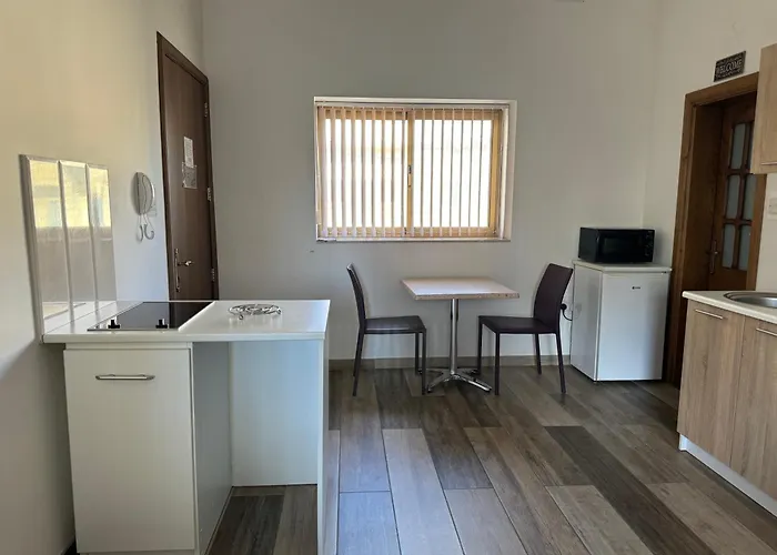 Private One Bedroom Apartment Close To Airport In Luqa